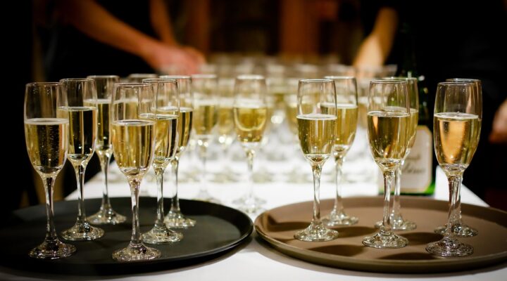 drinks, alcohol, glasses, champagne, wine, serving trays, alcoholic drinks, beverage, refreshment, catering, wedding, party, event, celebration, alcohol, alcohol, champagne, champagne, champagne, champagne, champagne, wine, wine, catering, catering, wedding, wedding, party, party, party, party, event, event, event